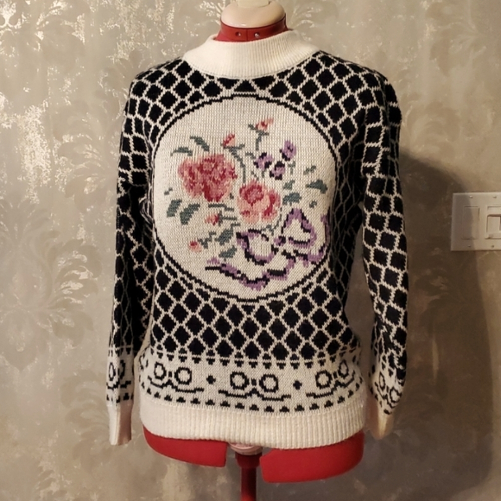 Vintage cottagecore floral sweater